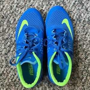 women’s running shoes